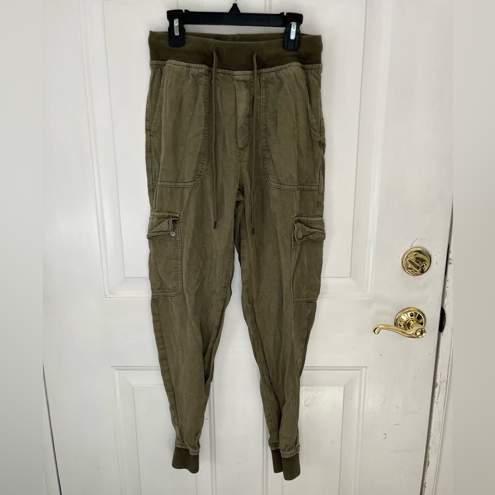 American Eagle: flowy joggers, military green, size XS